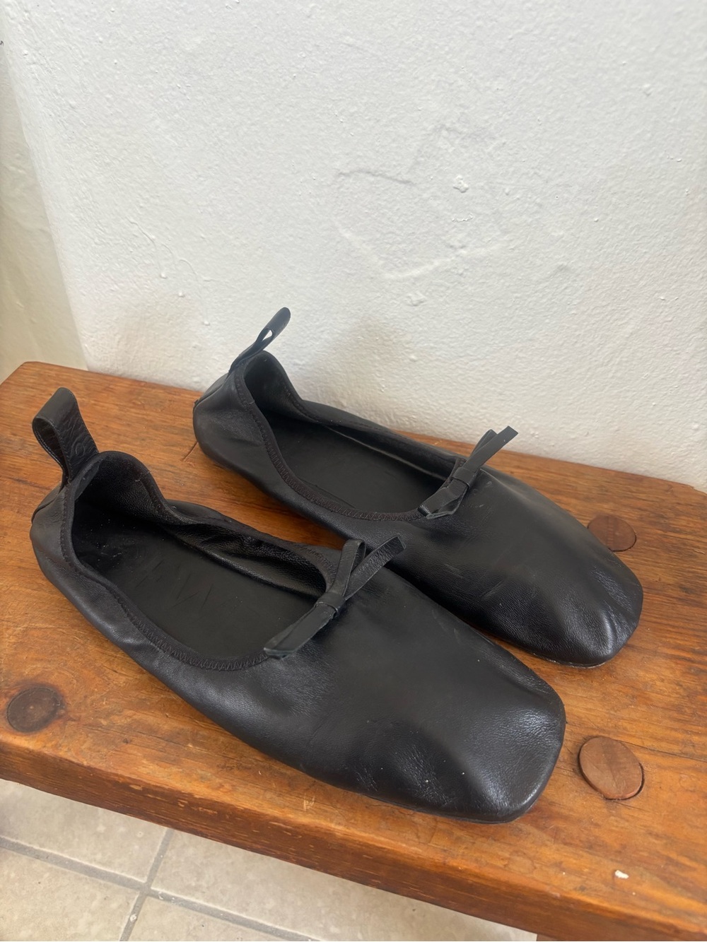Loewe black leather square toe ballet flats 41